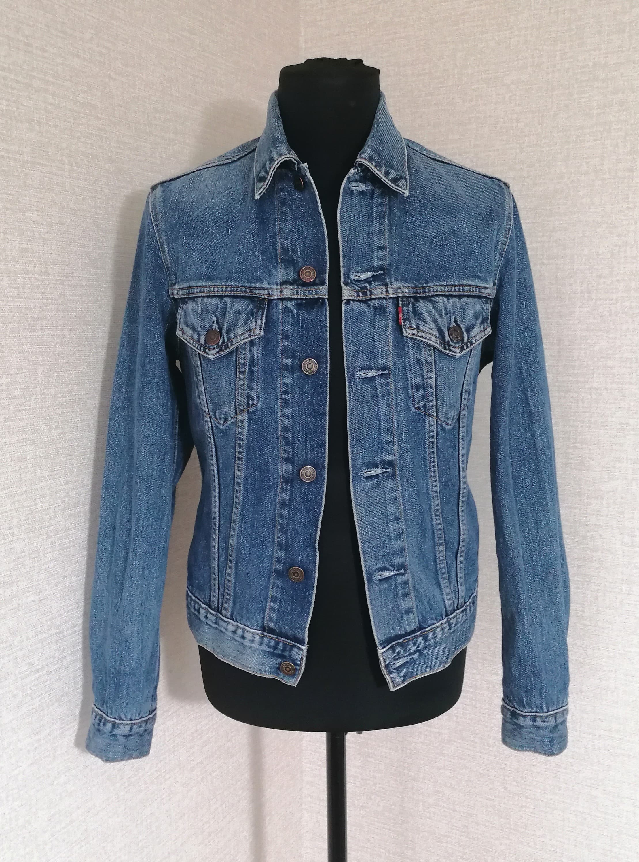 Джинсовая мужская куртка фирмы Levis