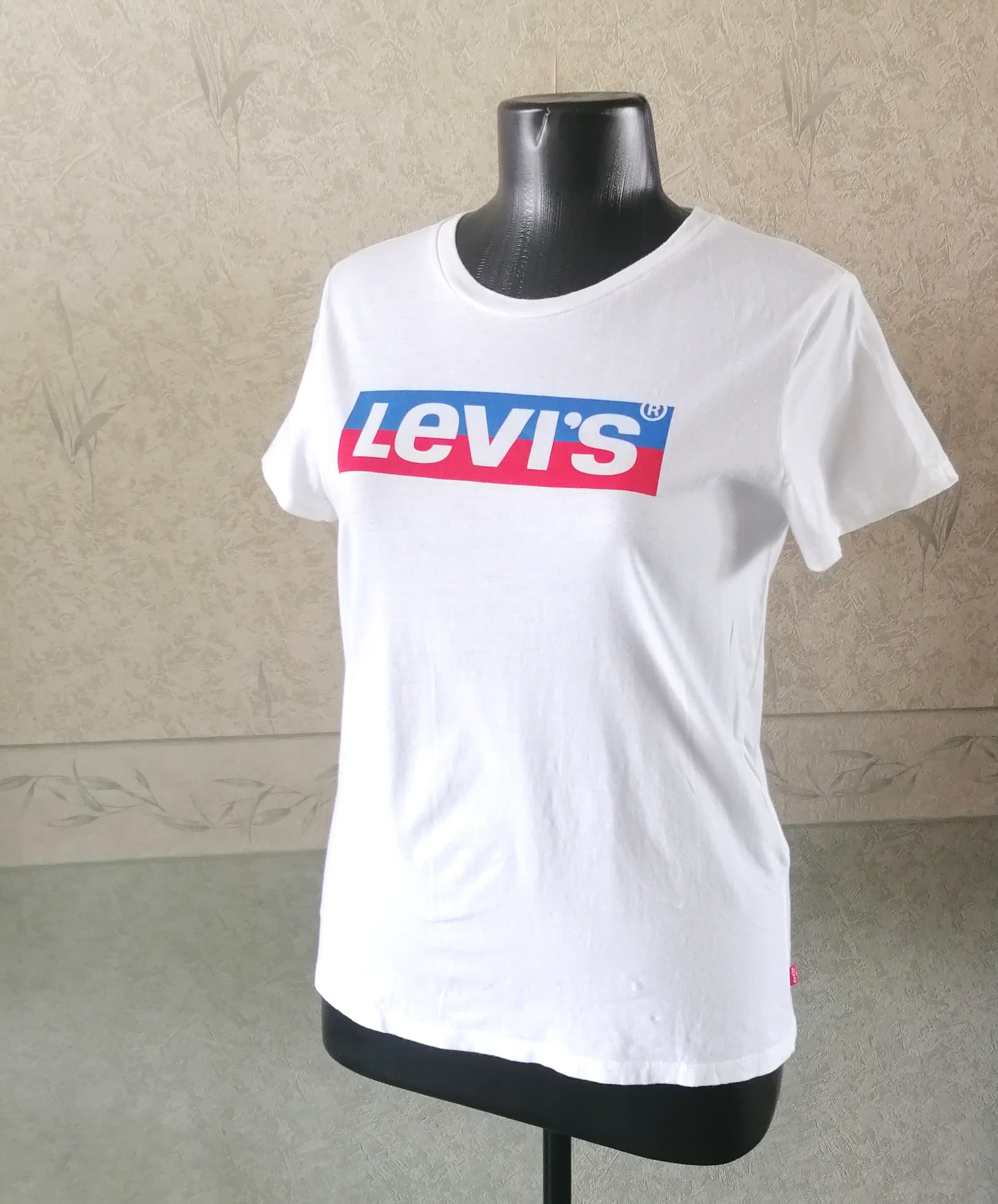 Футболка женская из Европы фирмы Levis