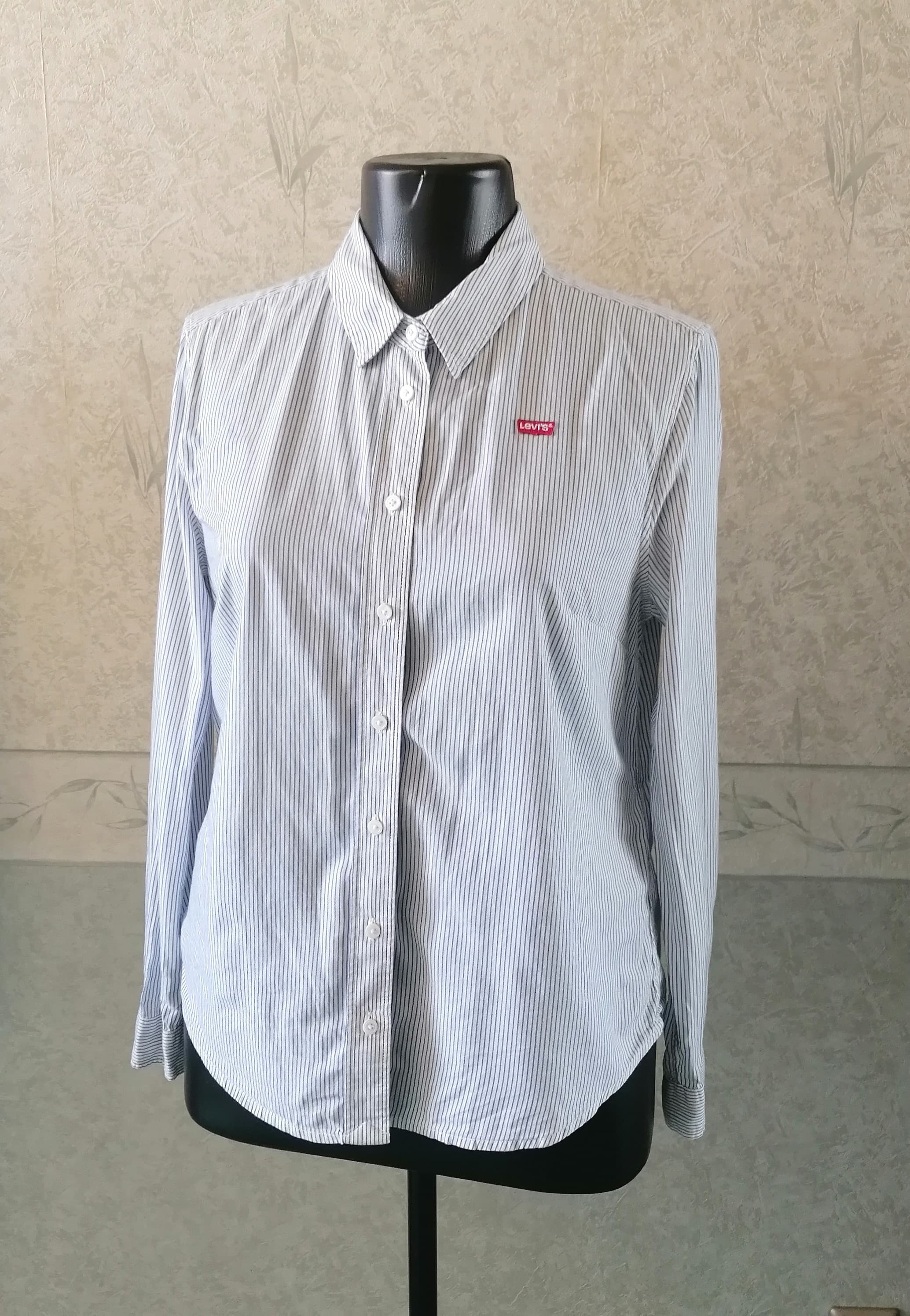 Женская рубашка  Levis (размер м) из Европы